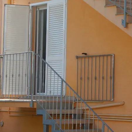 Lägenhet Casa Berta, A Due Passi Dal Mare *