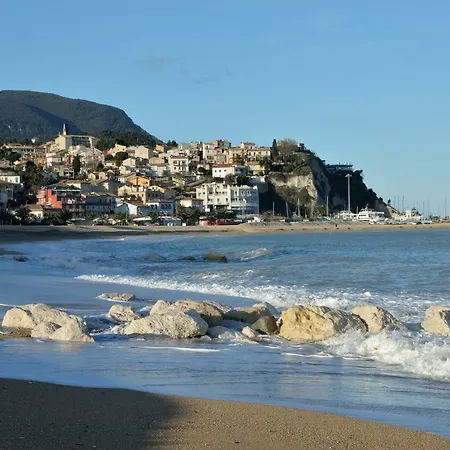 Lägenhet Casa Berta, A Due Passi Dal Mare *